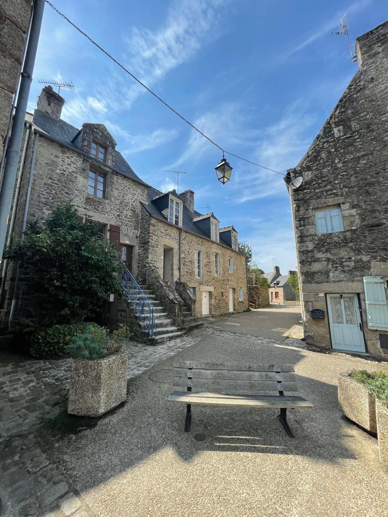 Impasse Des Mysteres - La Maison Des Sorciers Lehon/Dinan Luaran gambar